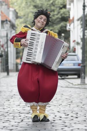 Monika Schmidt-Carstens als Bobby Monika Schmidt-Carstens als Bobby